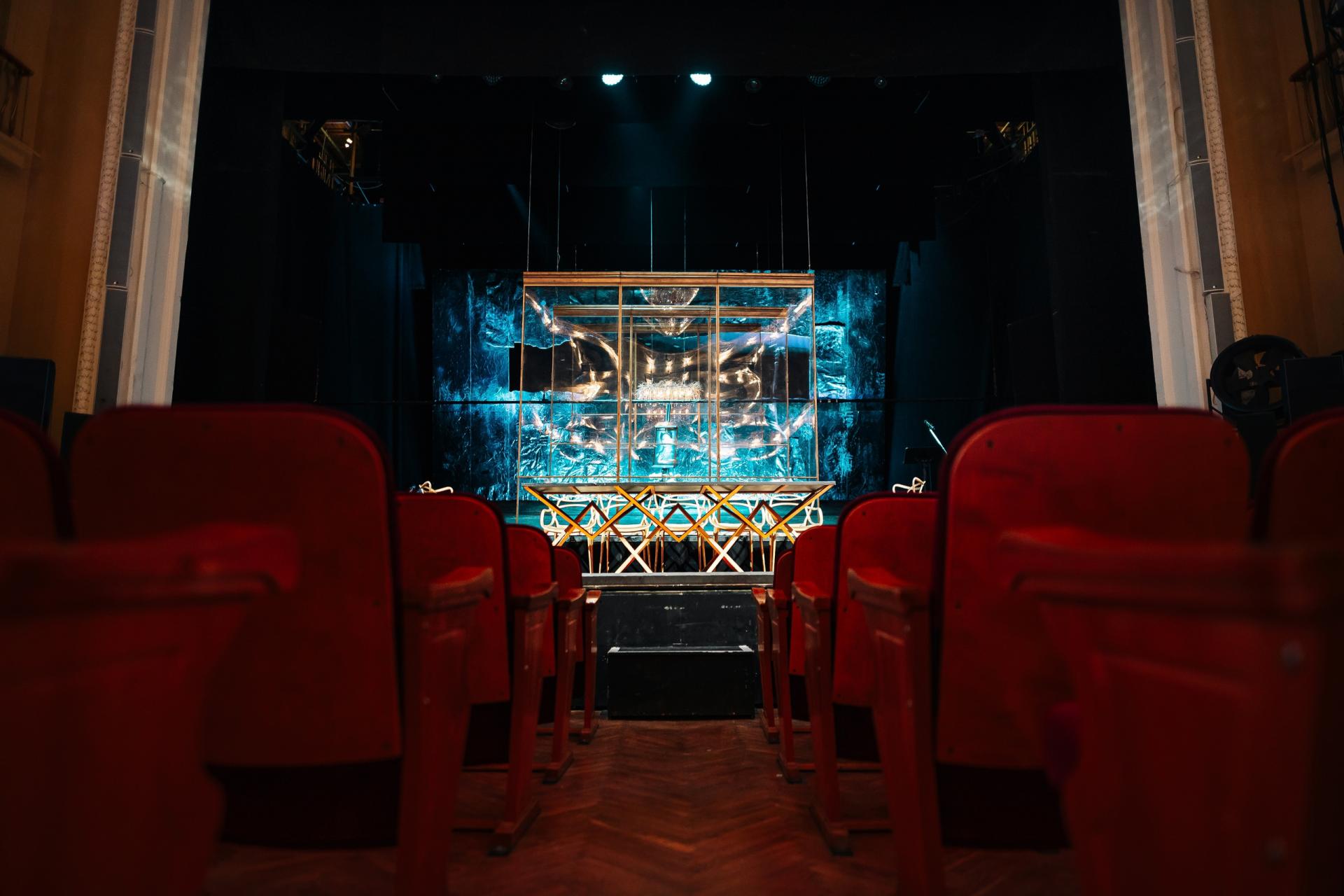 Театр на малой Бронной зал на Яузе